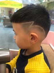 -马克叔叔儿童理发形象设计