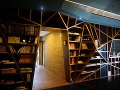 -钟书阁(松江泰晤士小镇店)