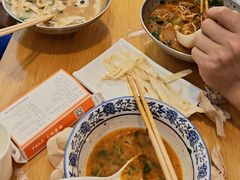 -八百里牛肉汤(盖饭·锅贴·万象城店)