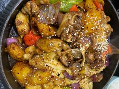 特色炕锅羊肉-撒拉人家.酸菜牦牛肉火锅