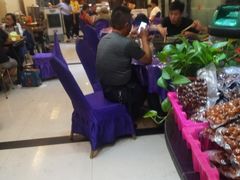 大堂-亚黑亚炕锅农家美食(清水河店)