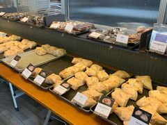 面包甜点陈列柜-OUR Bakery(三里屯太古里店)