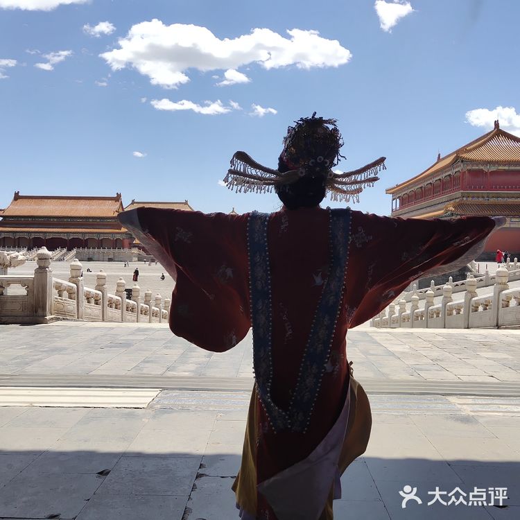 故宫的云，都是神兽化身的吧[调皮][糖果][加油]