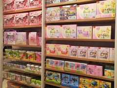 -名创优品(北京新中关购物中心地铁层店)