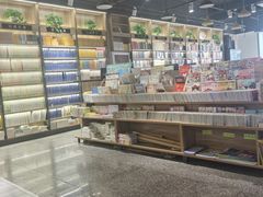 -雨丝书店(综合商业楼店)