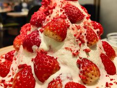 新鲜草莓冰-鹿港小镇(悠唐店)