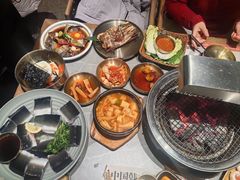 -草家酱蟹炭火烤肉店(珲春南路一店)