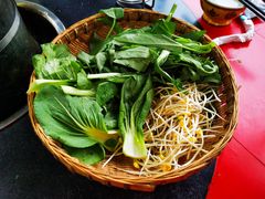 -鲁朗纳麦石锅鸡庄园