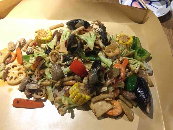 打分 点的小份的铁锹海鲜,味道还不错