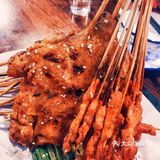 各种串串，烤的满好吃，满入味的那种