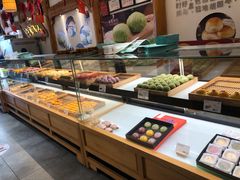 面包甜点陈列柜-南宋胡记(杭州河坊街店)