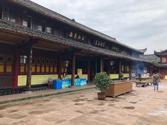 -峨眉山报国寺