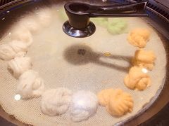 手工蒸饺花卷-挂雪铁锅炖大鹅