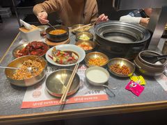-草家酱蟹炭火烤肉店(珲春南路二店)