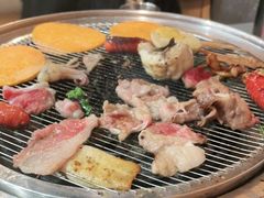 -围炉肉舍•炭烤活鳗•丹东海鲜烤肉(步行街店)