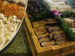 -慢丽江·云南野生菌土鸡锅(西山店)