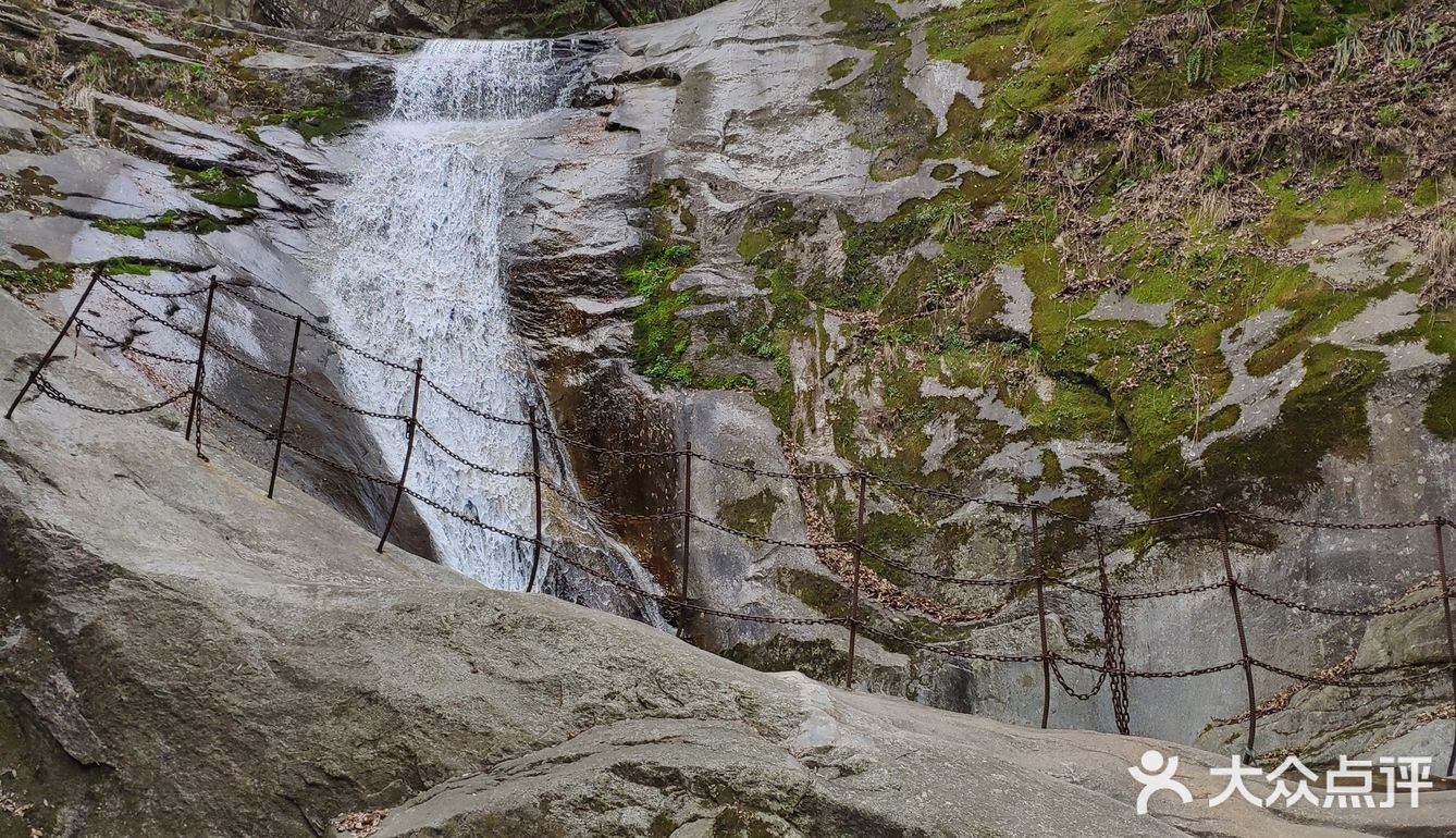 沿著灃峪口先來到淨業寺山門,本計劃由此上山