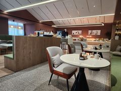 -上海虹桥中心爱琴海亚朵S酒店