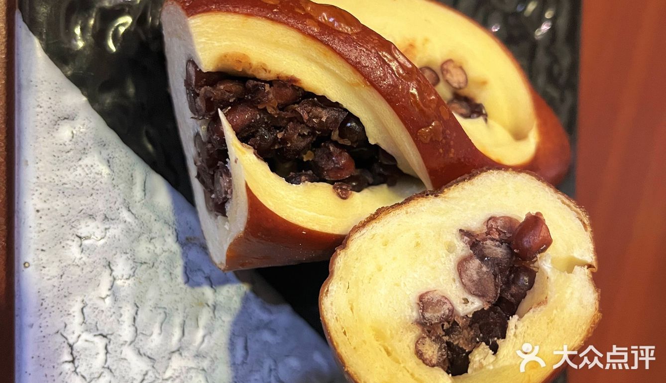 鲍师傅小贝 汉堡王芋泥酥 红豆碱水 肉松吐司