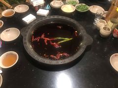 -茅草房·河畔园林火锅