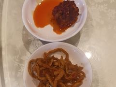 -帅巴人舅母子腊蹄民俗村