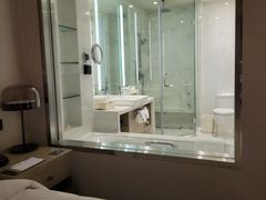 -上海漕河泾万丽酒店