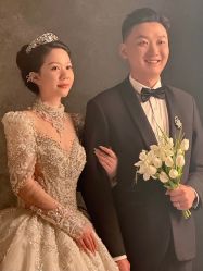 -至臻微拉婚纱摄影