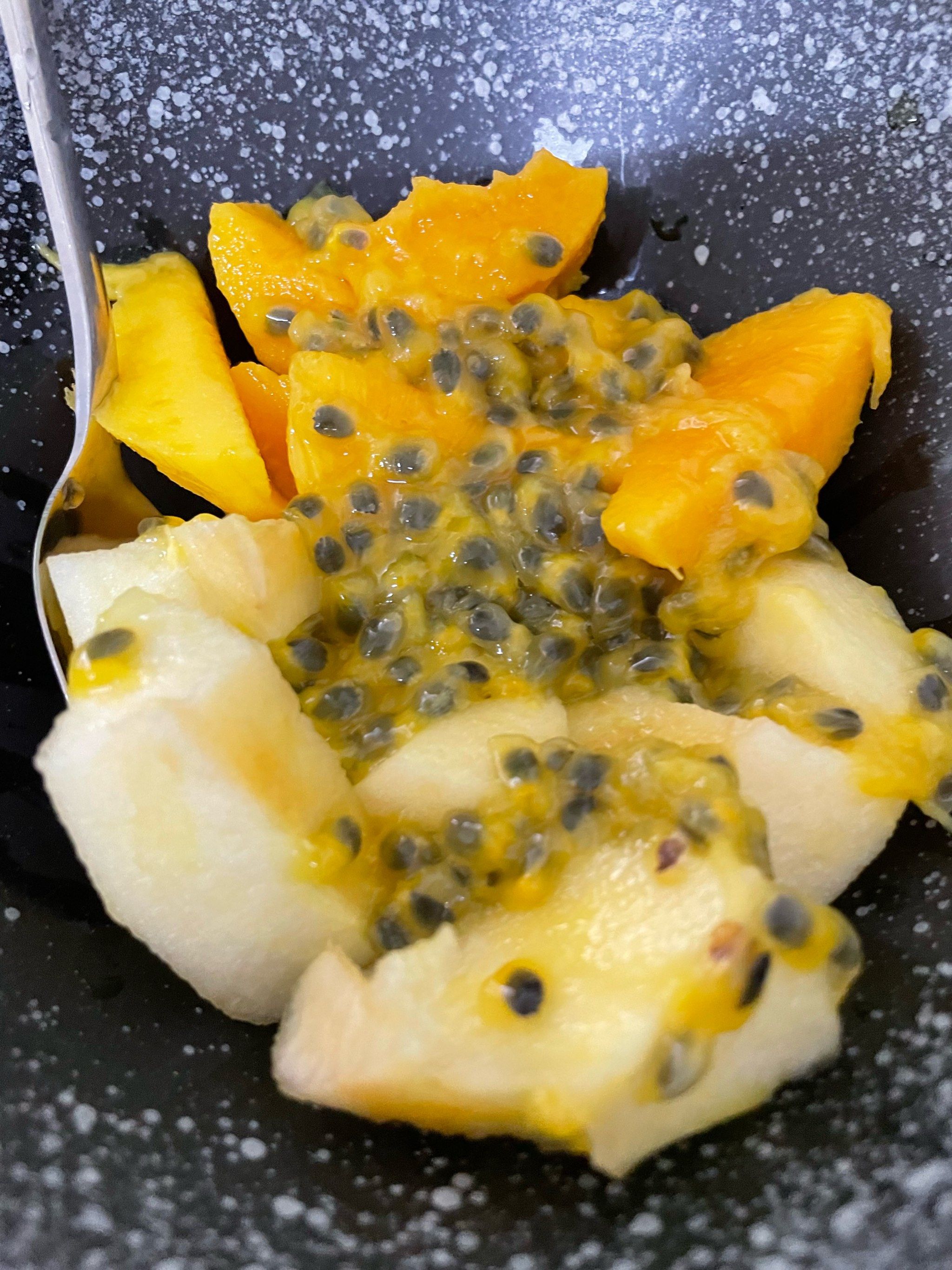 只需要芒果,百香果,酸奶就能做,超适合夏天[调皮]