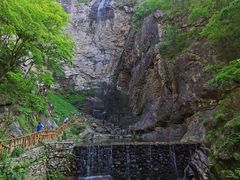 -燕子河大峡谷天坑仙境