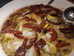 老坛酸菜鱼份赠配菜-桂二老坛酸菜鱼(三街两巷店)