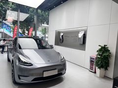 -TESLA 特斯拉(广州天环广场体验店)