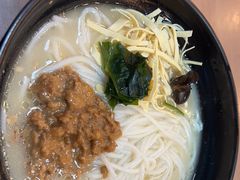 -灵芝妹子海鲜米线(瓦房店新玛特店)