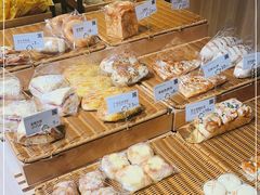 -顶东面包花园·生日蛋糕(世博店)