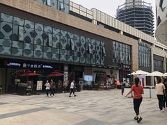 -杭州滨江宝龙城