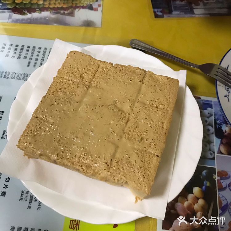 别看那个牛肉汉堡不好看，我当时看到它也是，第一反应这
