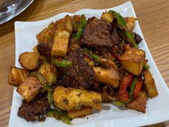 -怡妮新疆风味餐厅(东江湾路店)