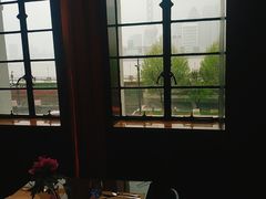 靠窗位-YUE·6·西式融合餐厅(外滩六号店)