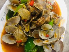 葱姜炒花甲-四川小胡子海鲜(丁村万人海鲜广场店)