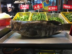-六合夜市