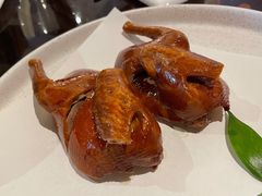 脆皮乳鸽-名佳荟