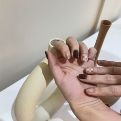 -花系美·美甲美睫精品店