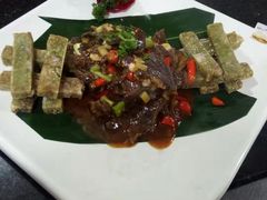 -刘姐啤酒鱼民族演艺餐厅(西街总店)