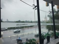 -麦当劳(展览路店)