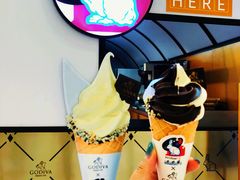 Godiva大白兔双色冰激淋-GODIVA(王府井apm店)