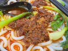 -丽虹云南过桥米线(兴工街店)