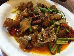 干锅牛蛙-旭龙鱼头王(航华店)