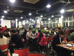 大堂-皖北巫氏三胖地锅鸡(长淮总店)