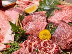 -山川小町·极番烧肉(新地假日广场店)