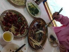 -乡土特色.冷锅鱼.牦牛肉汤锅