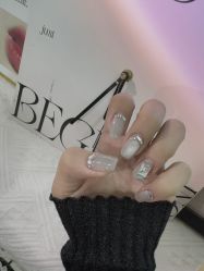 -UN·桃喜日系美睫美甲